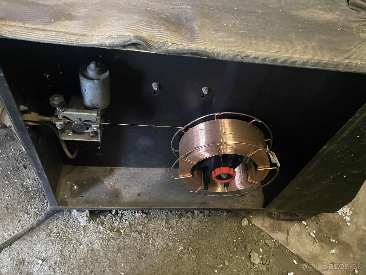 Zváračka typu MIG-MAG 300 - 4