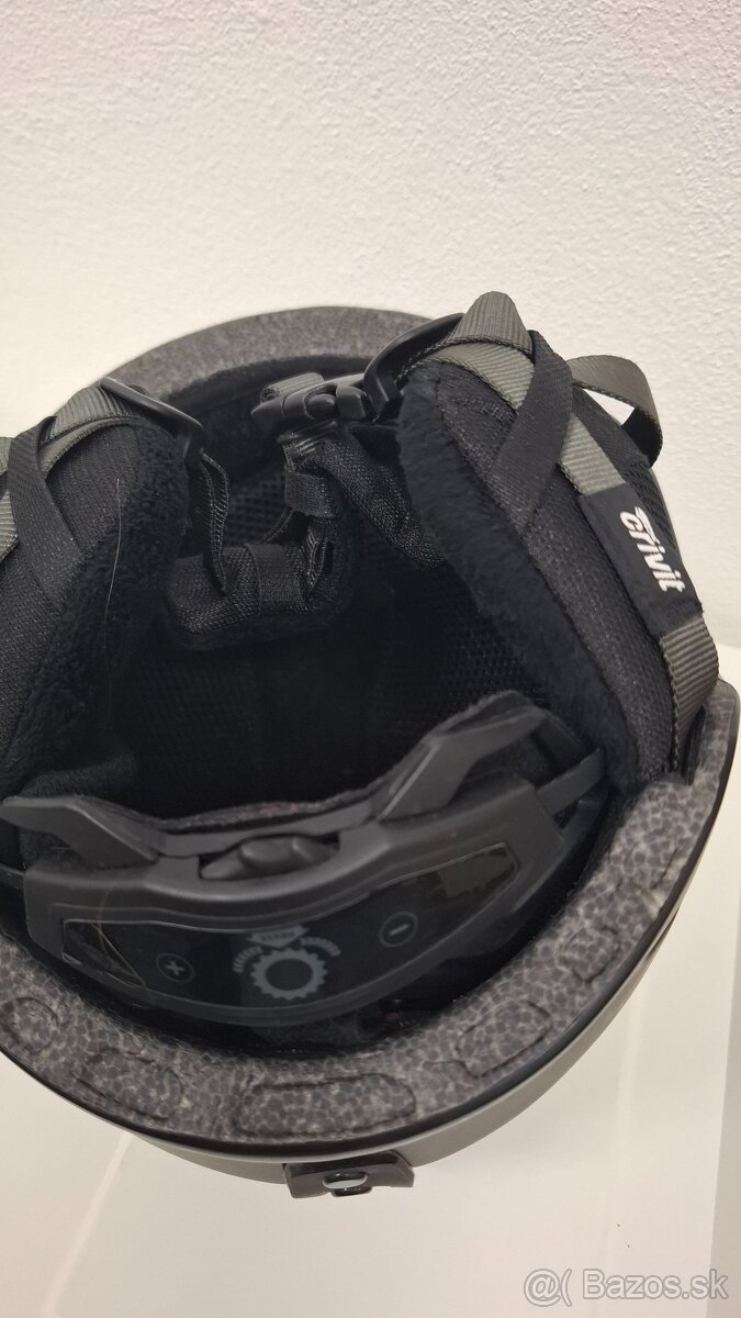 Prilba dámska čierna /okuliare - 4