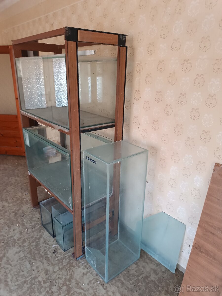 Akvárium so stojanom - 4