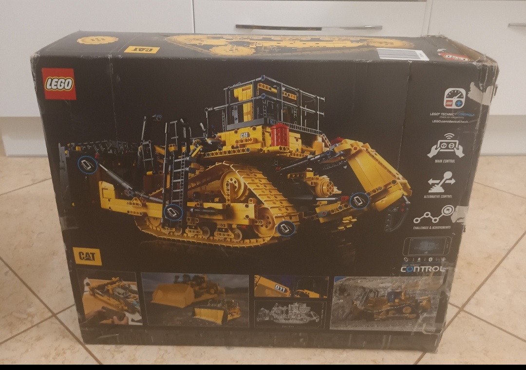 Lego technic 42131 D11 Buldozér - 4