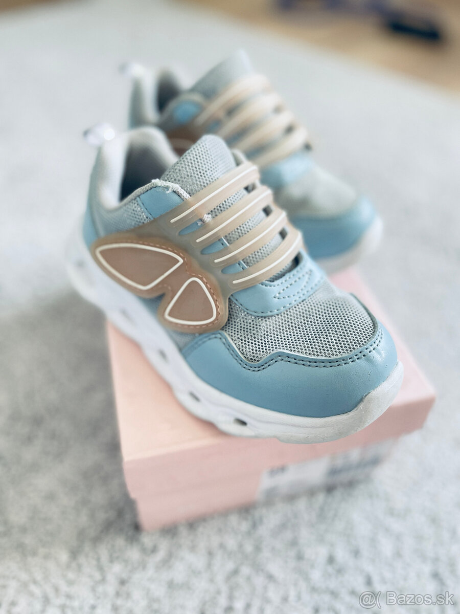 Dievčenské botasky veľ. 28 s motýlikom - 4