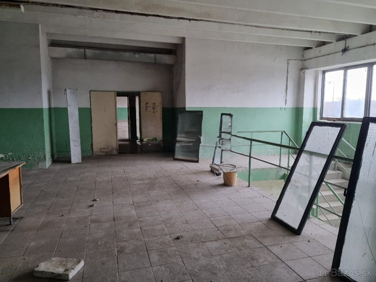 Priemyselná budova - 1000 m2 v Michalovciach - 4