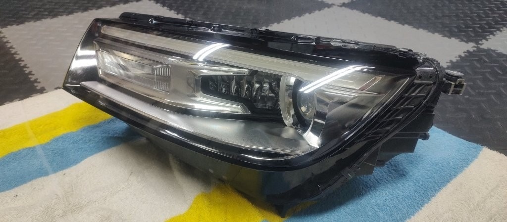 Audi Q5 II 2 FY 2016 - 2020 - Lave predne svetlo - 4