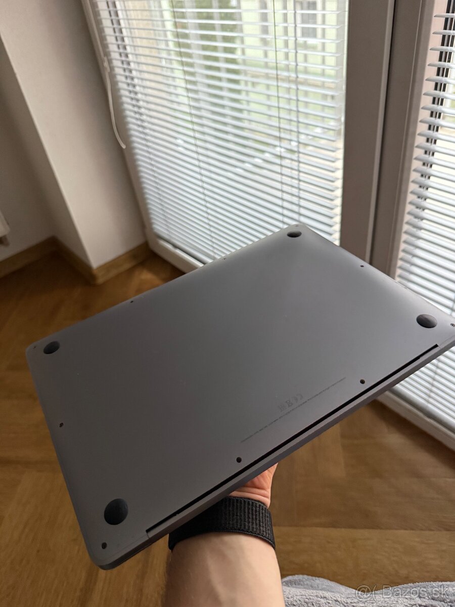 Predám Macbook Air M1 2020 8GB RAM 512GB - 4