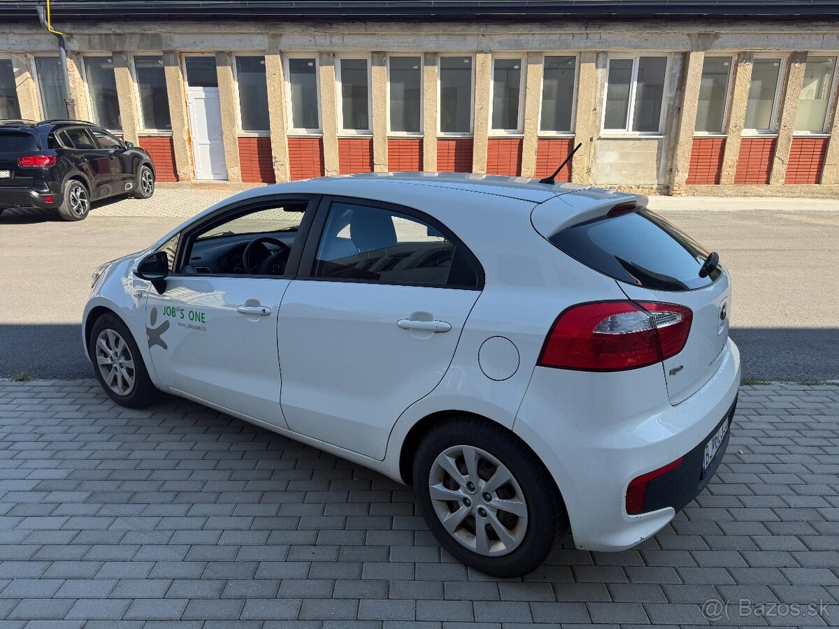 Kia Rio - 4