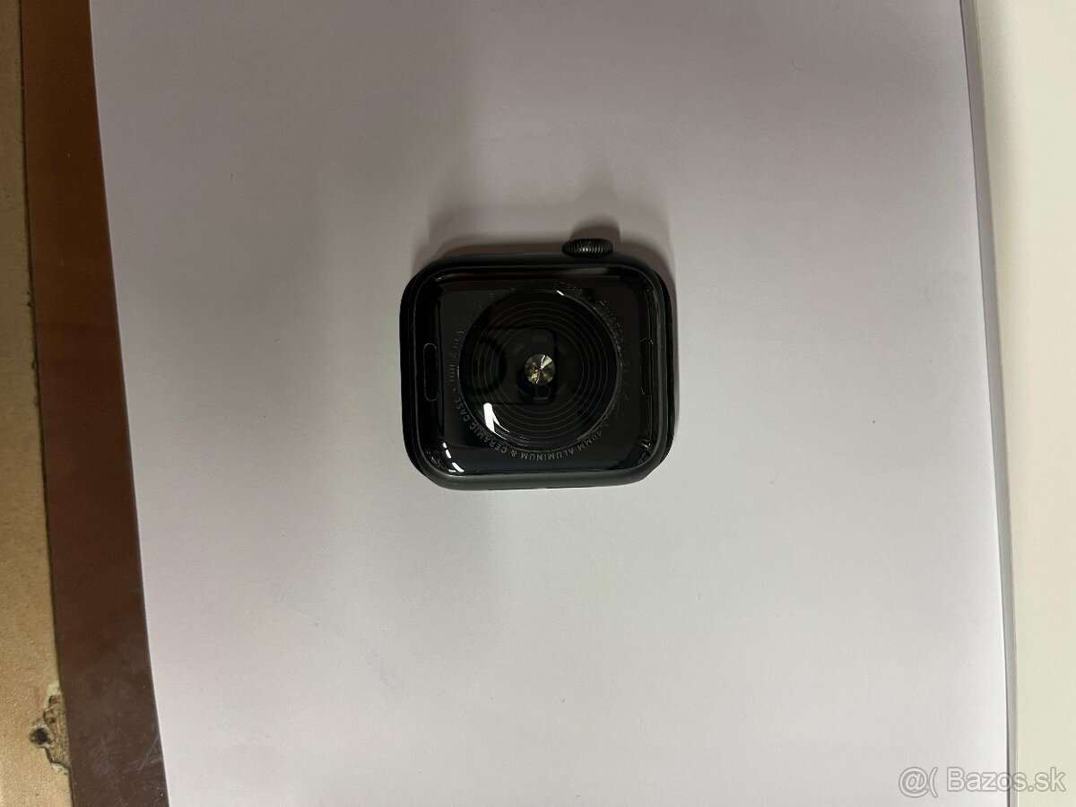 Apple Watch SE 40mm Black (A2351) - 4