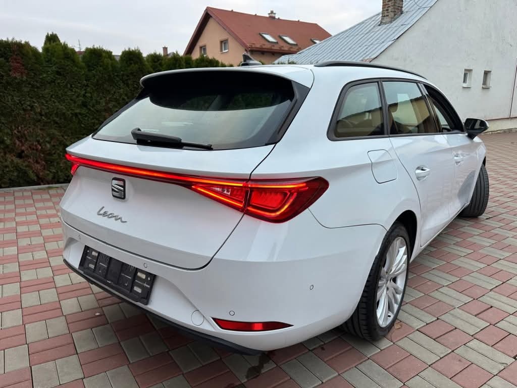 Leon ST (Combi) 2,0 TDI 110kw Virtual LED M6 - 4