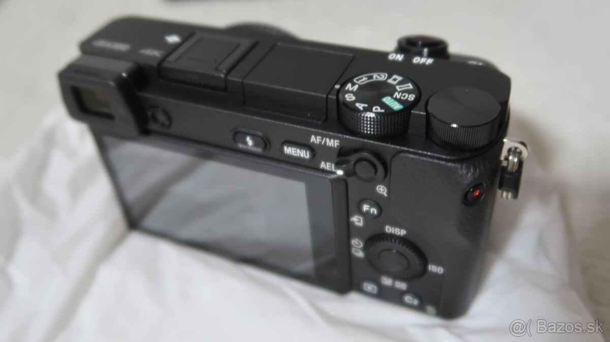 SONY A6300 telo nove - 4