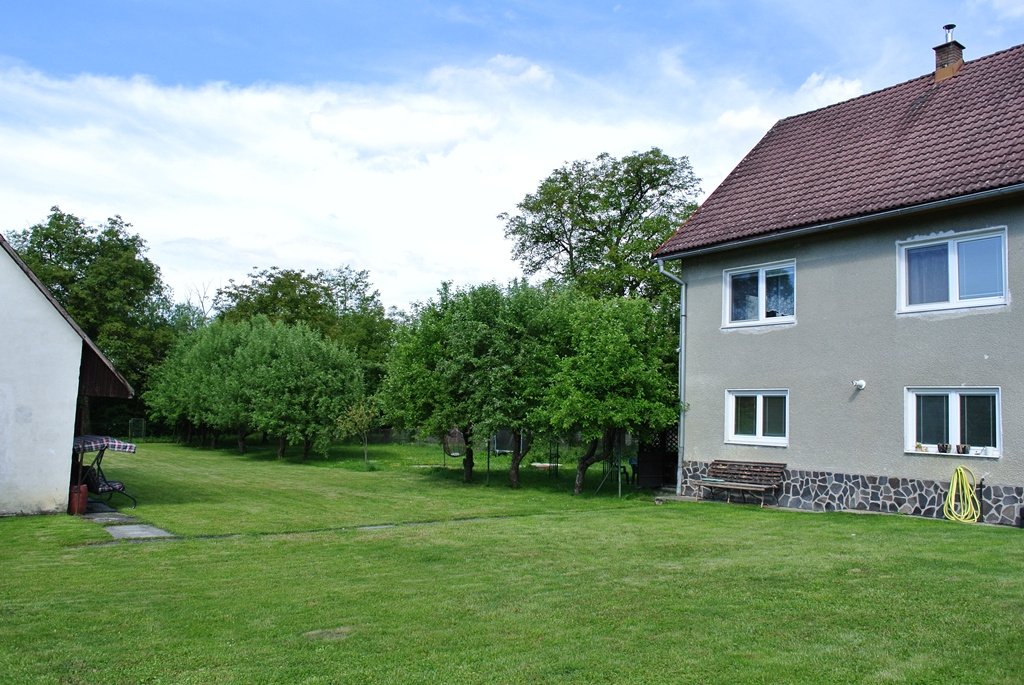 Exkluzívne - rodinný dom Marček na veľkom pozemku pri vode - 4