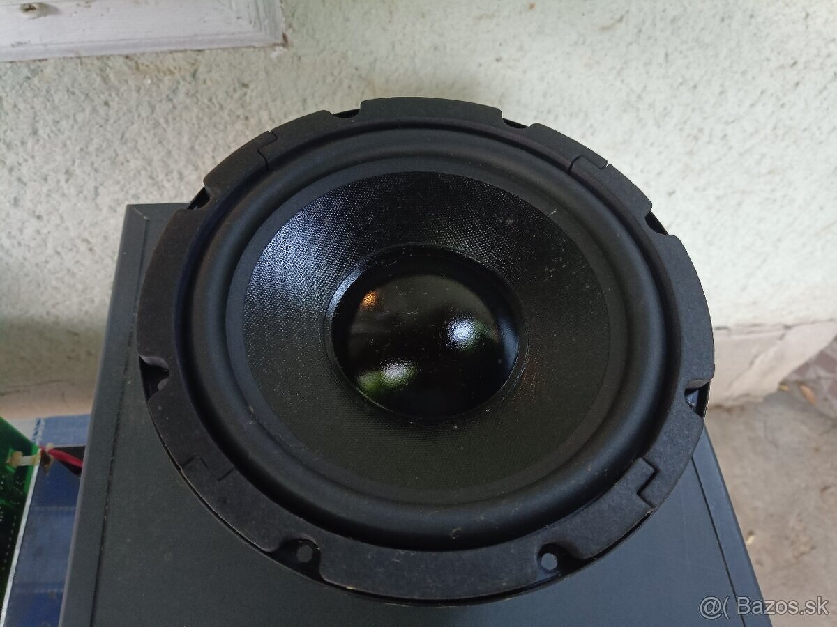 posledne diely Creative Gigaworks S750 THX - 4