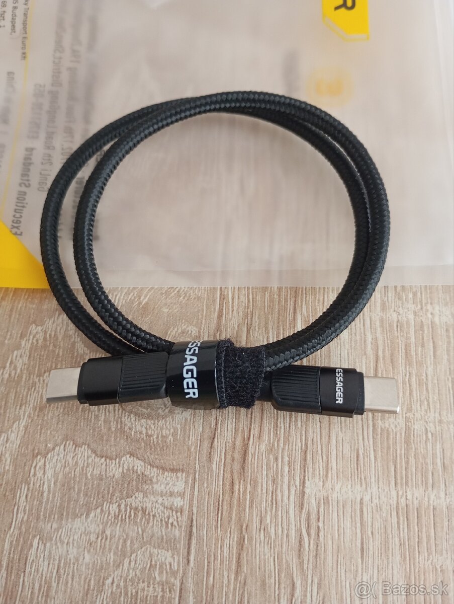 Kábel USB-C/USB-C
- 4