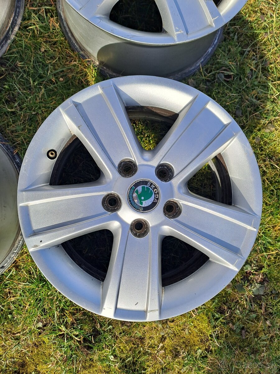 Elektróny Octavia 15" - 4