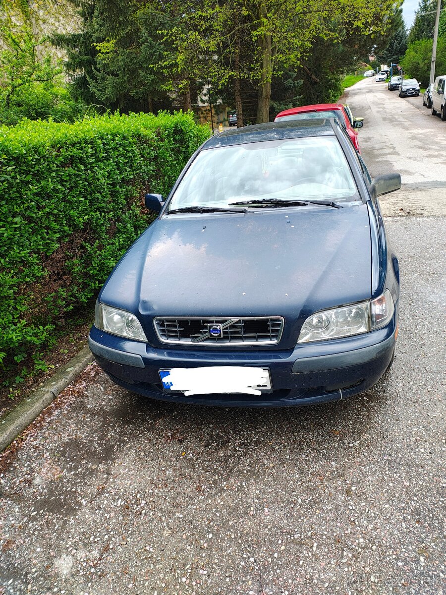 Predám Volvo S40 1.6i - 4