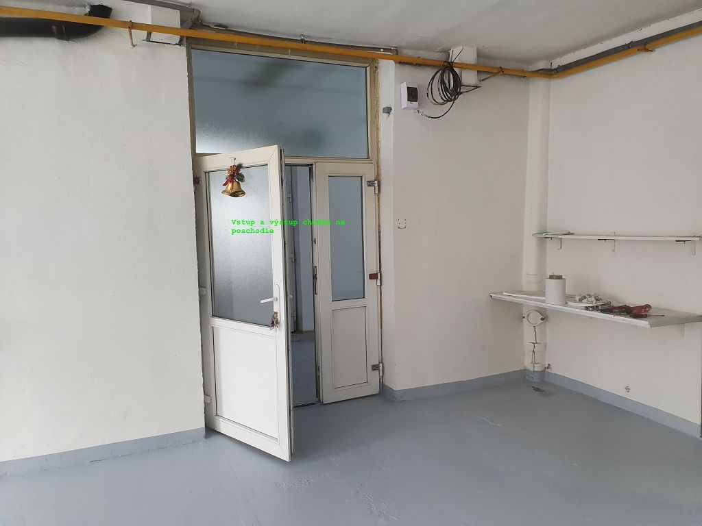 Prenájom - komerčné Priestory 200 m2 v Levoči. - 4