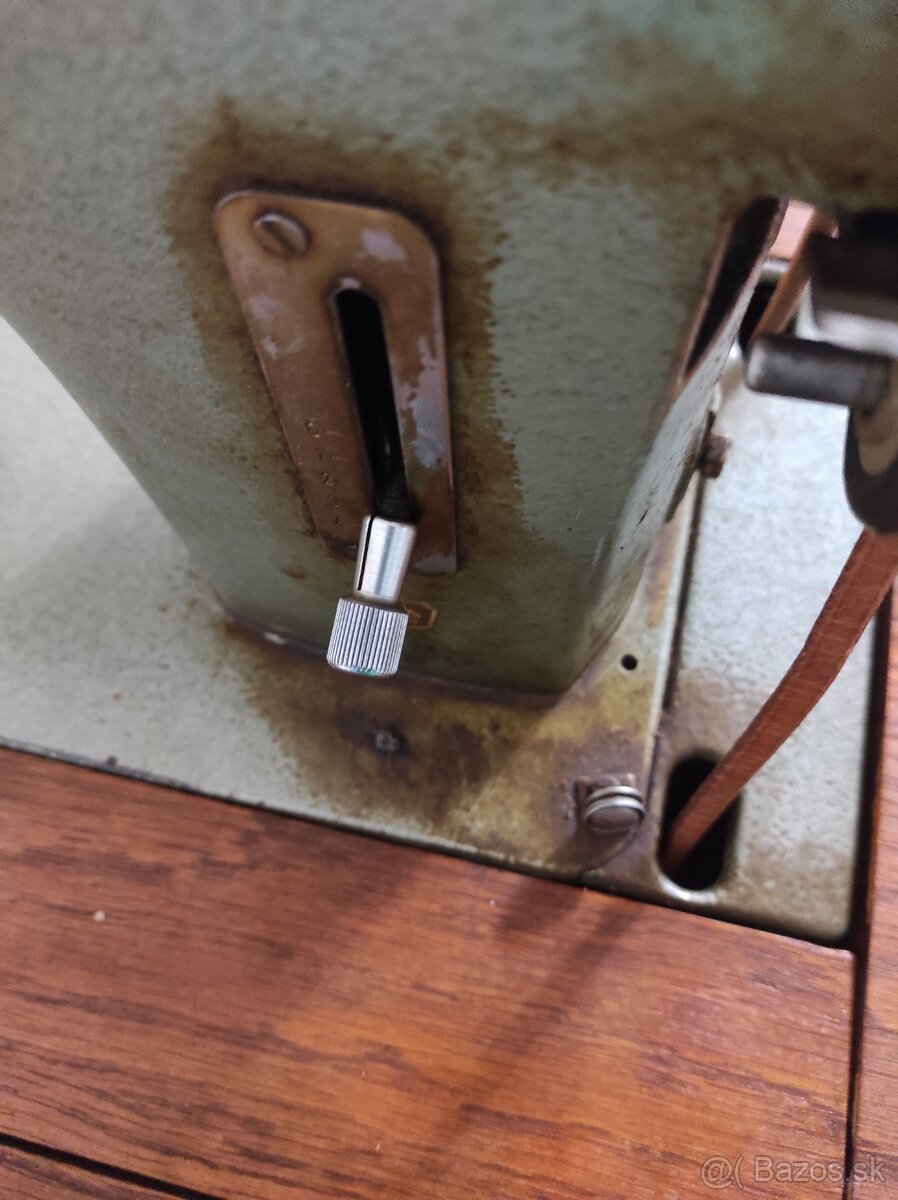 Predám šijací stroj zn.Minerva - 4