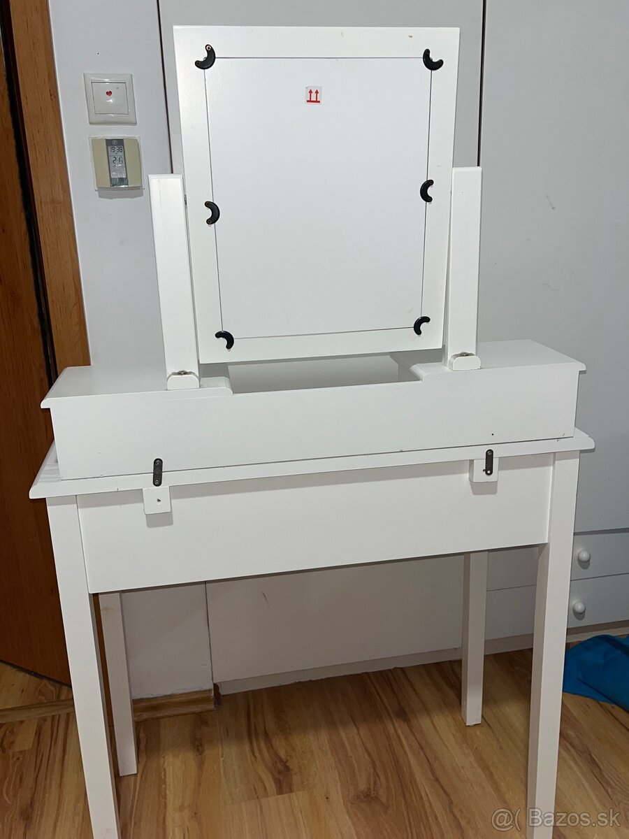 💄 Dievčenský toaletný stolík so zrkadlom - 4