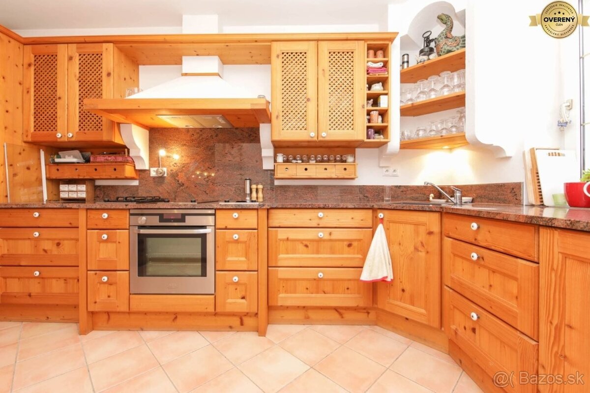 JEDINEČNÝ 7 IZ. RD S MOŽNOSŤOU DVOJGENERAČNÉHO BÝVANIA - 4