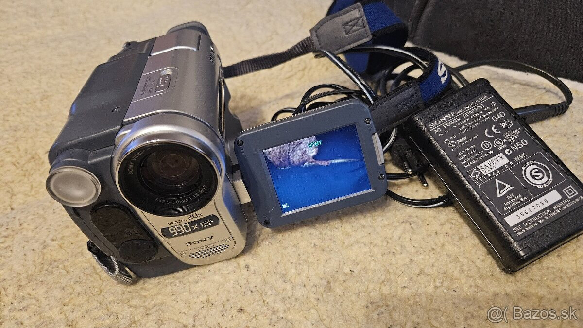 Predám zachovalú Digital8 kameru SONY - 4