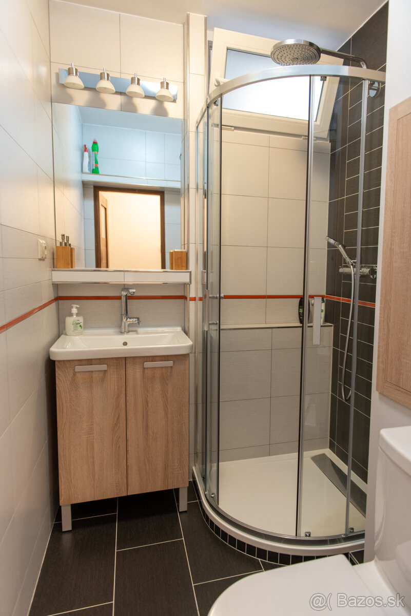 Na prenájom ZREKONŠTRUOVANÝ 2 izbový byt v Púchove+zariadený - 4