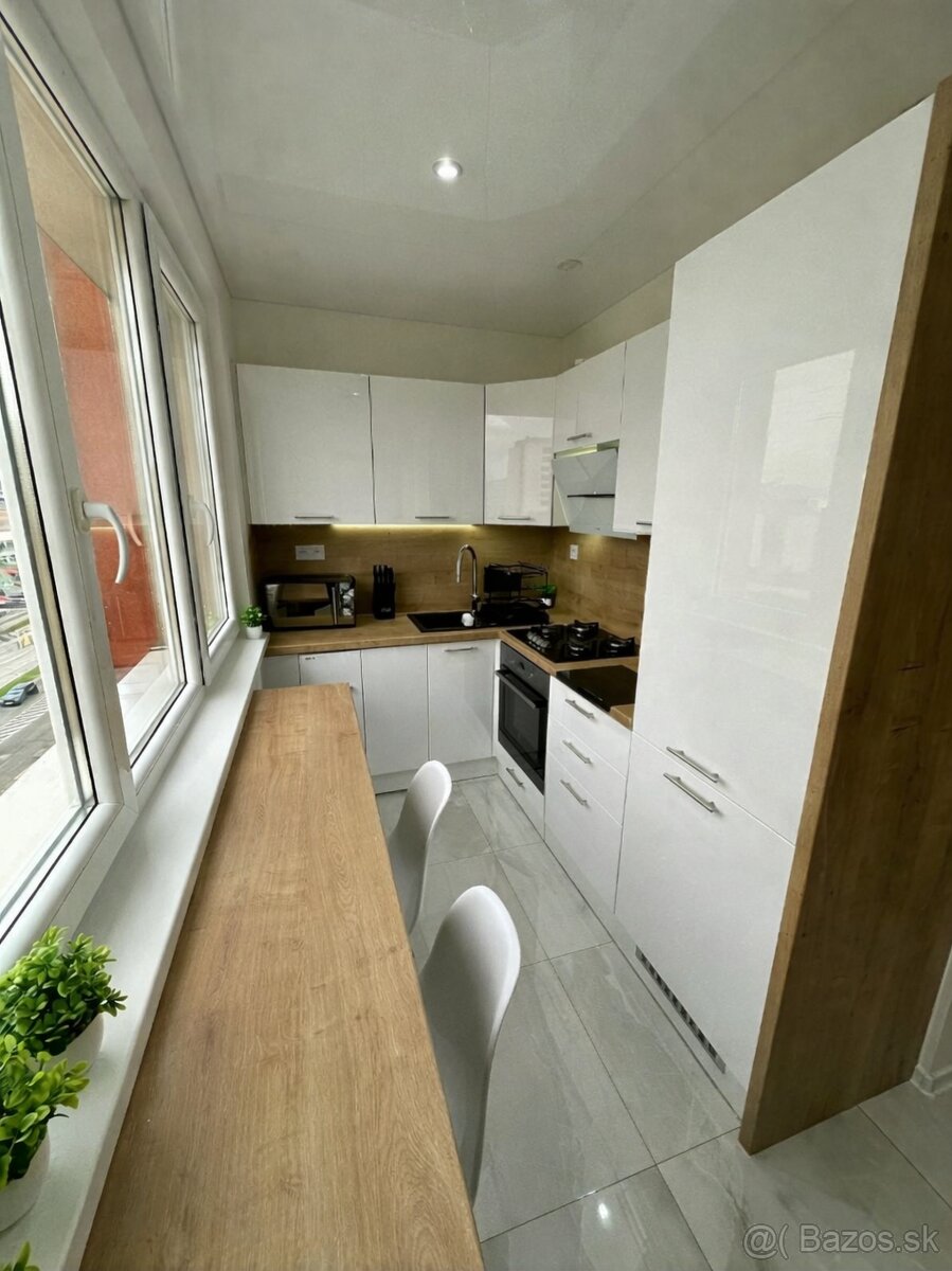 Prenájom izby v 3i byte Považská - 4
