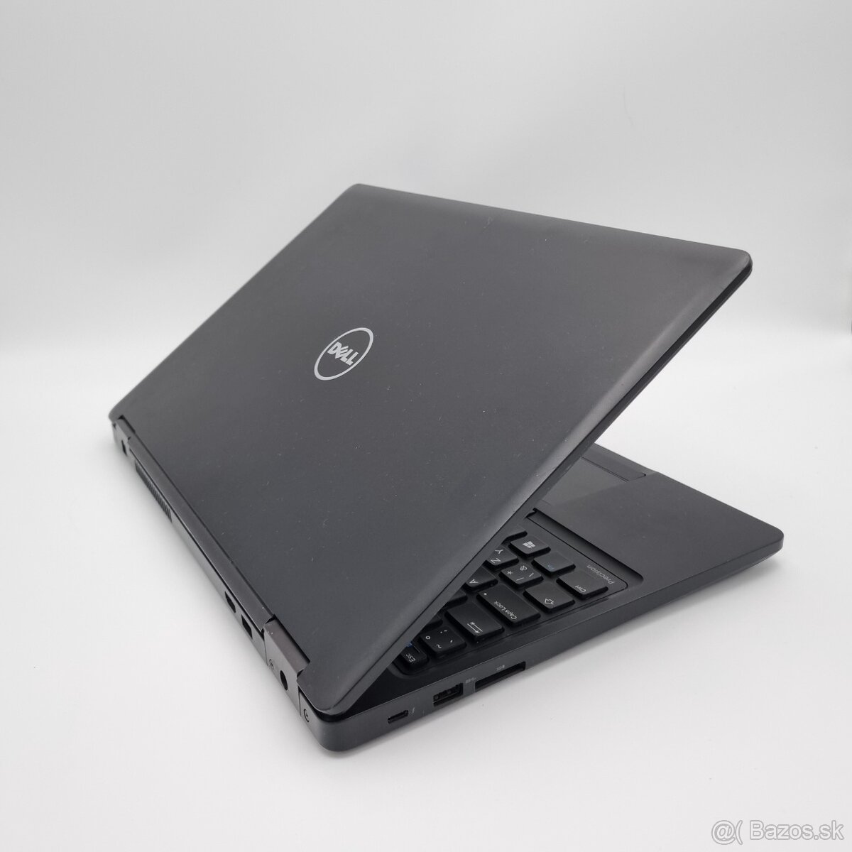 ▼DELL Precision 3520 - 15,6" / i7-7820HQ / GPU 2GB / 8GB / - 4