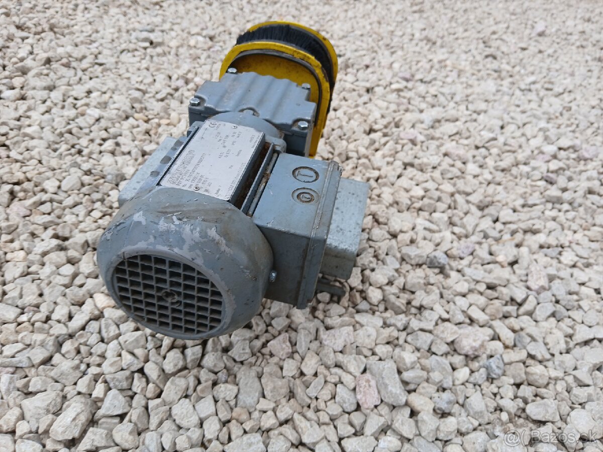 Predam eletromotor s prevodovkou - 4