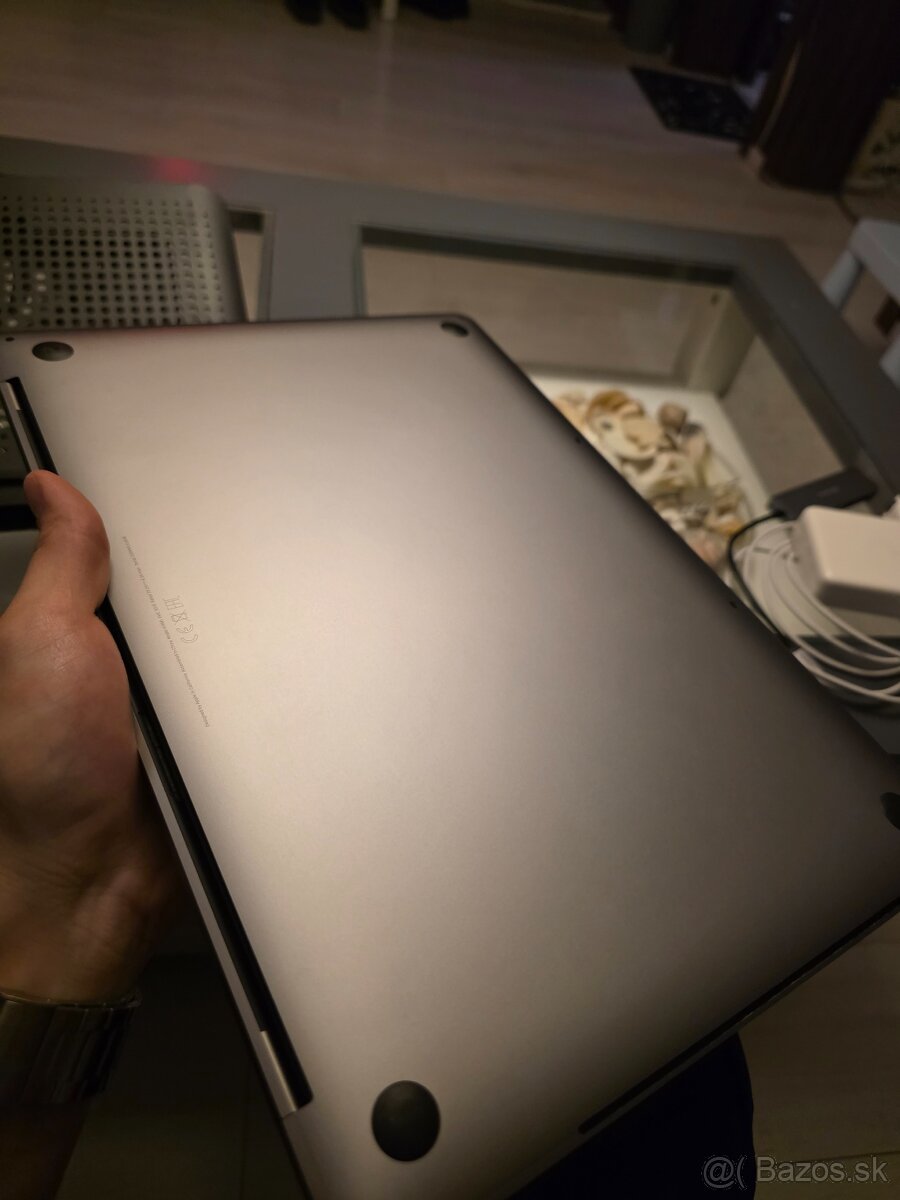 Macbook Pro 15" (2018) i7 32Gb Ram - 4