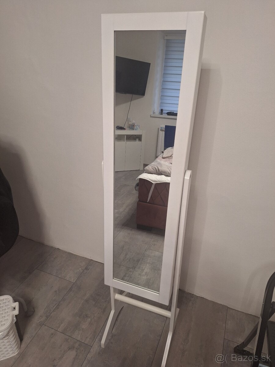 Stojan na šperky so zrkadlom - 4