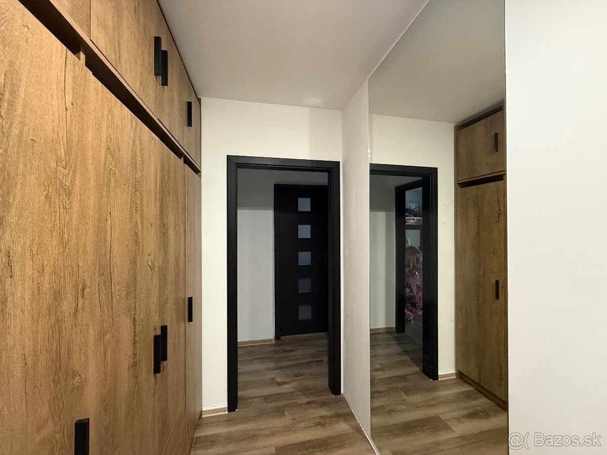 Nepriechodná izba s balkónom - 4