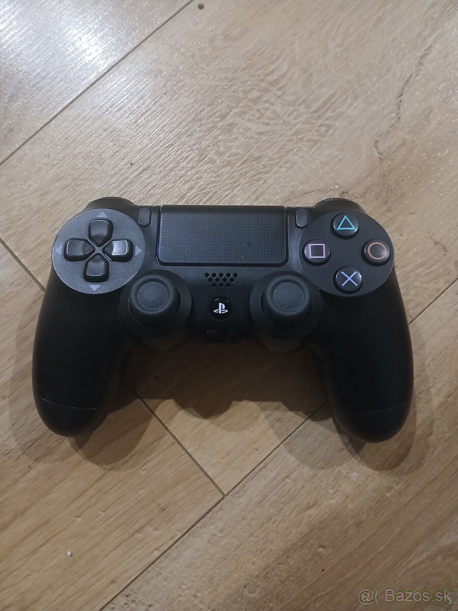 Playstation 4 500GB - 4