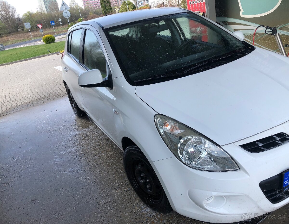 Hyudai i 20 2012 - 4