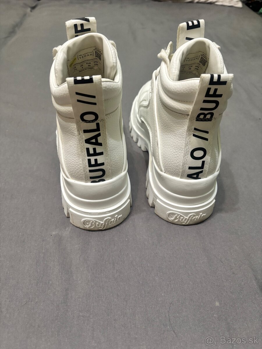 Damske členkové čižmy /tenisky Buffalo , vek,38 - 4