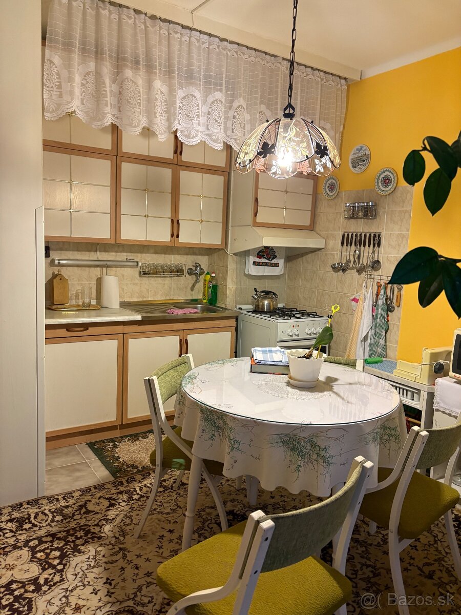 Predám za pár € - 4