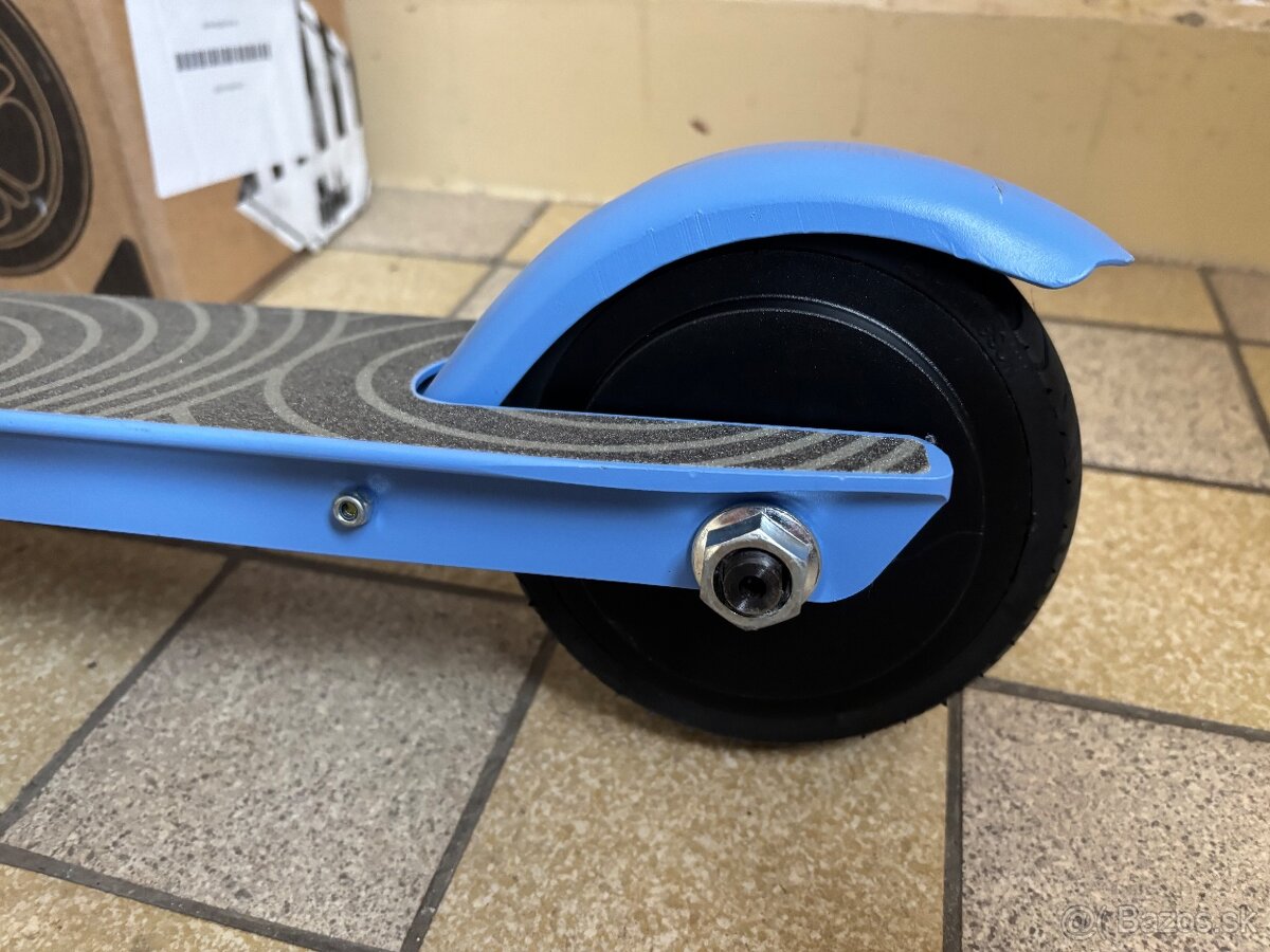 Detská elektricka kolobežka. - 4