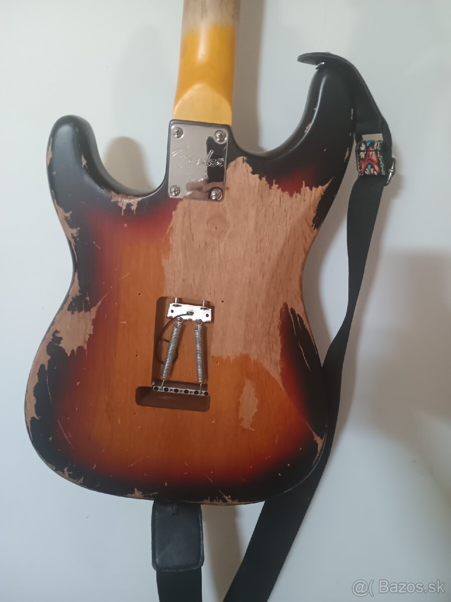 FAKE Fender Stratocaster relic - 4