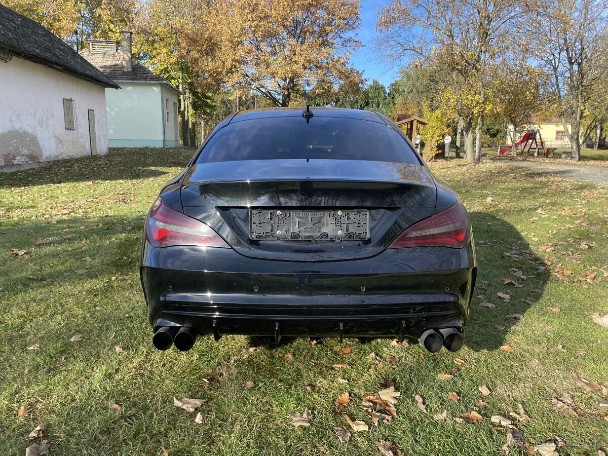 Mercedes-Benz CLA Kupé 180 AMG Line - 4