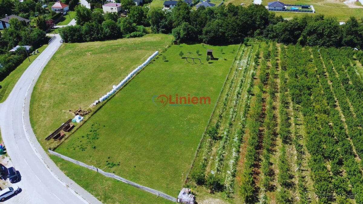 Exkluzívne na predaj pozemok v obci Bojná - 4