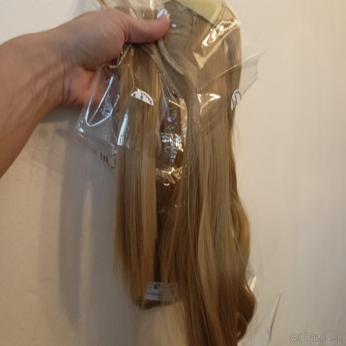 Kvalitné príčesky ,, svetlo plava ,, 60cm - 4