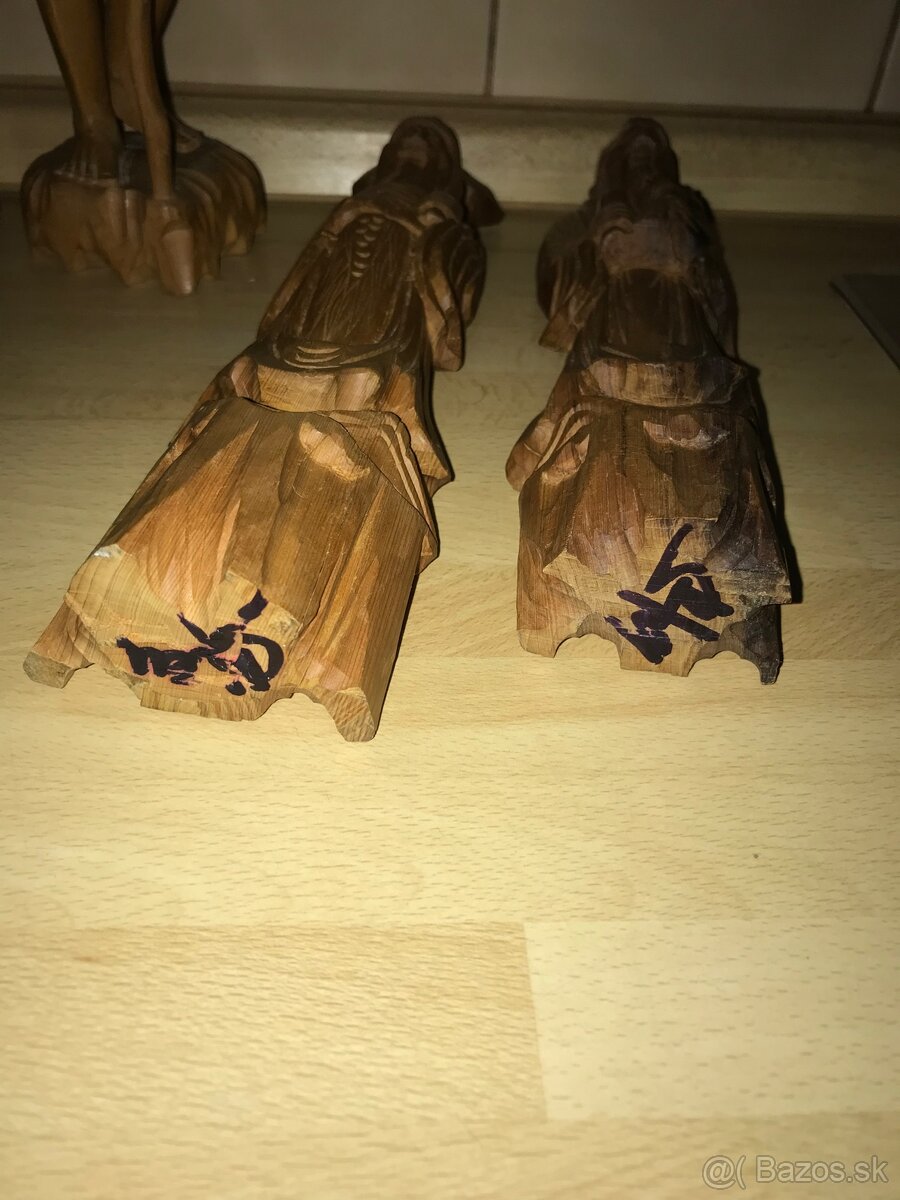 Drevené sošky. - 4