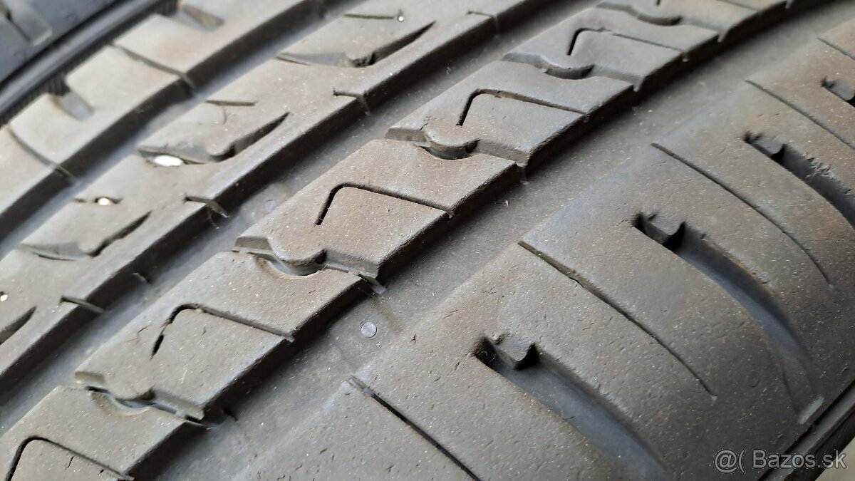 Predám 2ks pekné letné 175/65r15-84T Barum - 4