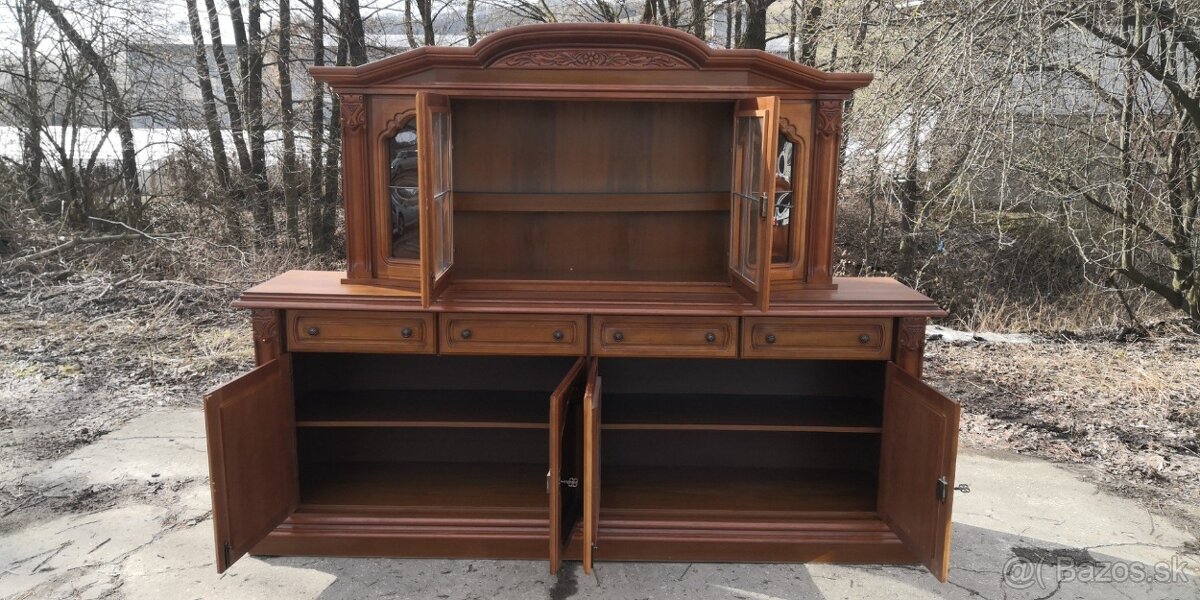 Rustikálna dlhá komoda s vitrínou - 4