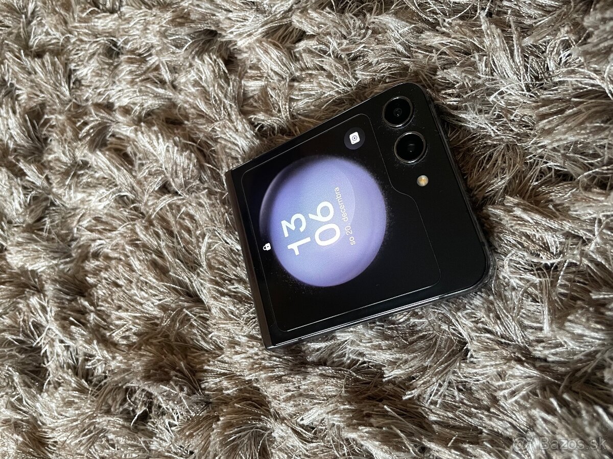 Predám Samsung Z Flip 5 256GB - 4