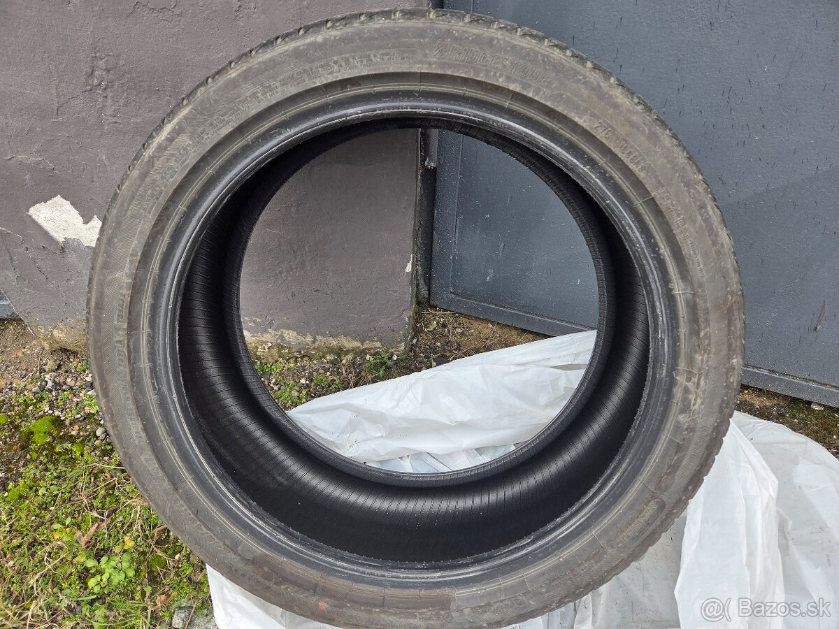 Bridgestone Letné 245/40R19 -94W - 4