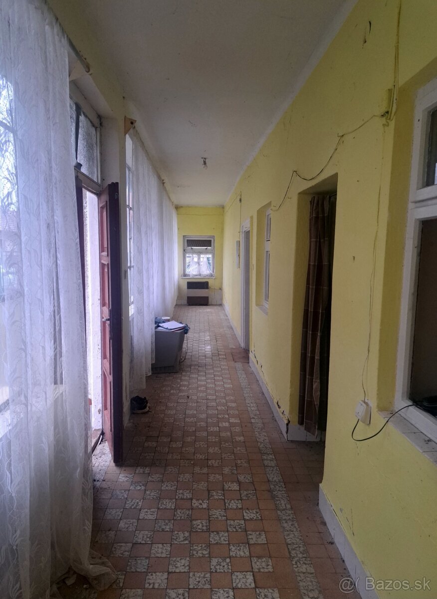 Na predaj rodinný dom v centre Vrábel v tichej uličke - 4