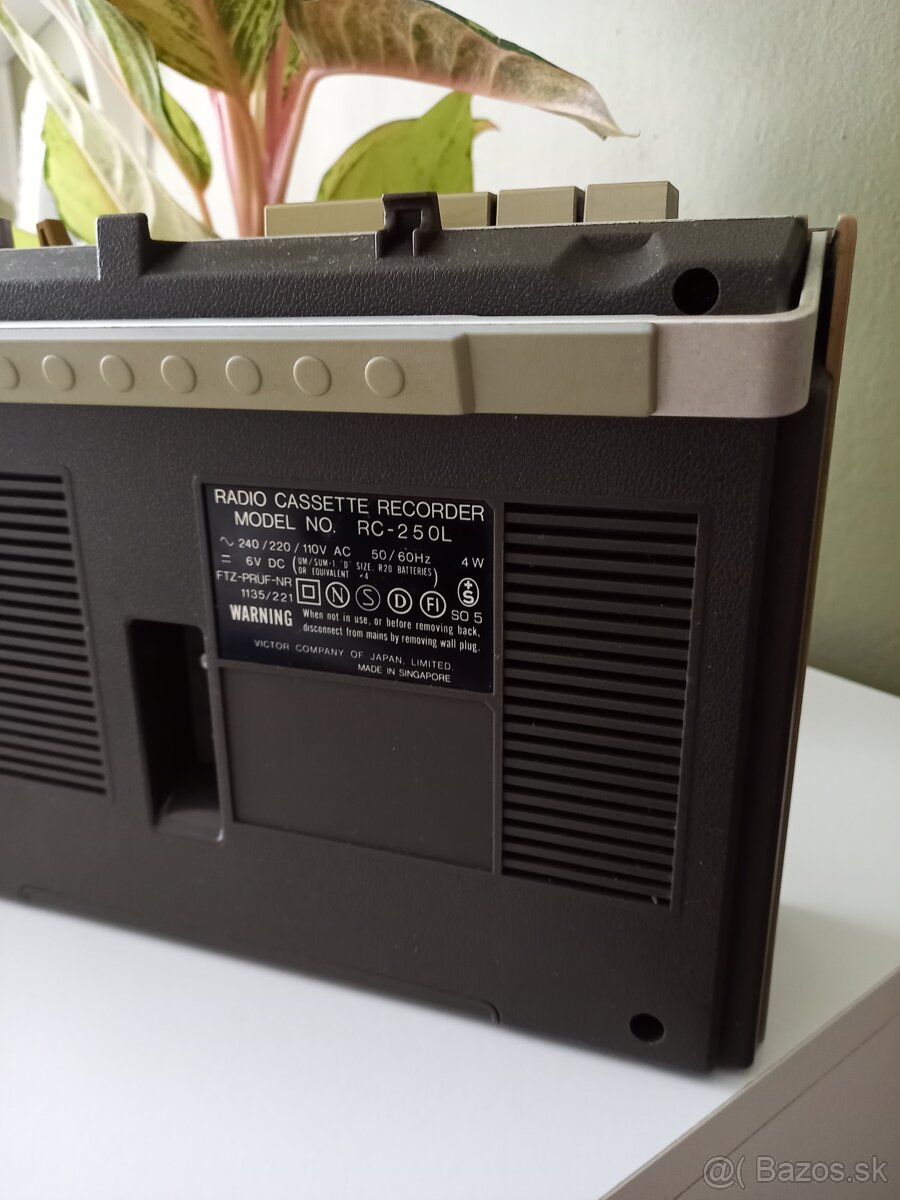 Radiomagnetofon JVC - 4