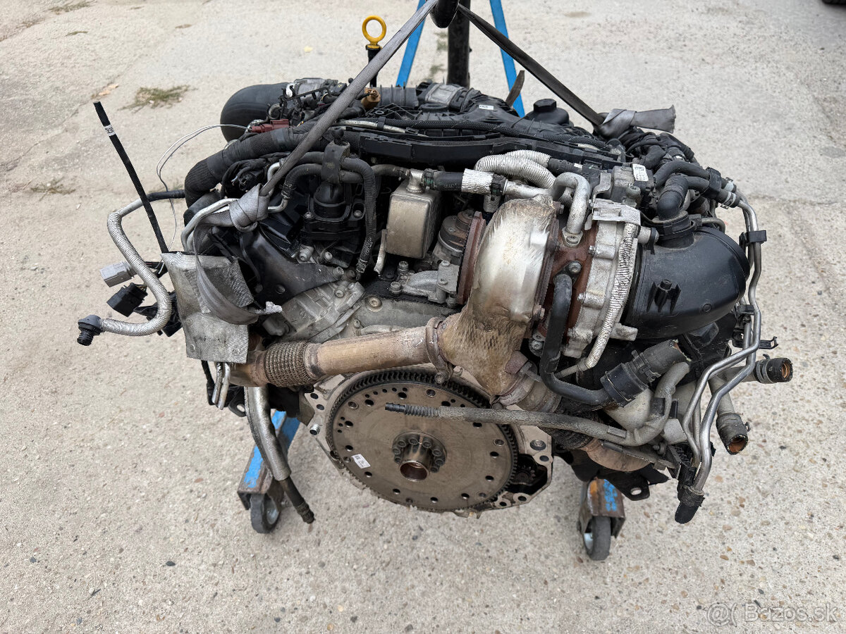 VOLKSWAGEN AMAROK 3.0 TDi V6 - 4