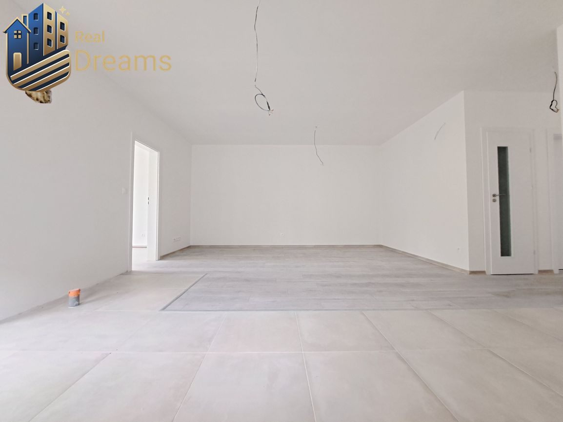 Priestranné novostavby 4-izbových rodinných domov v meste Ša - 4