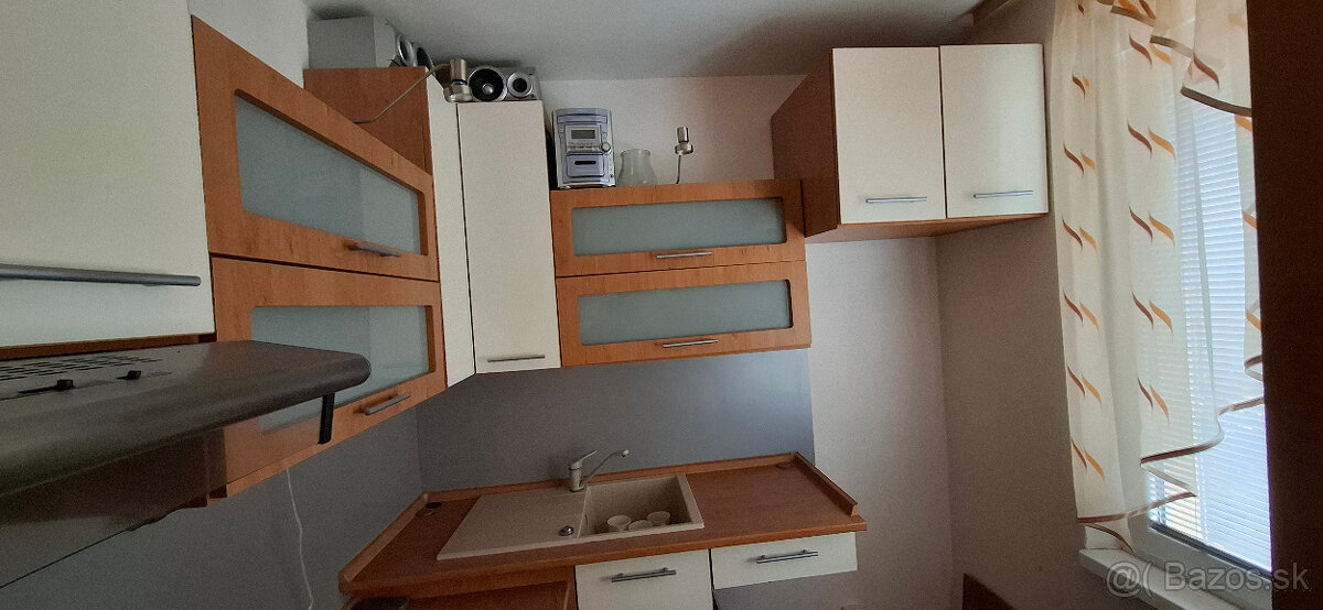 Predám Kuchynskú linku - 4