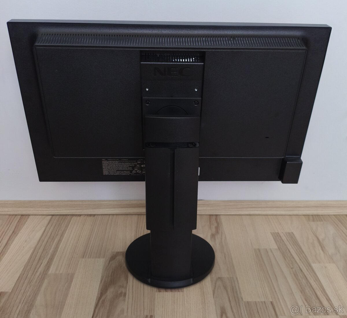 Profi 27" LCD NEC MultiSync EA275UHD - 4