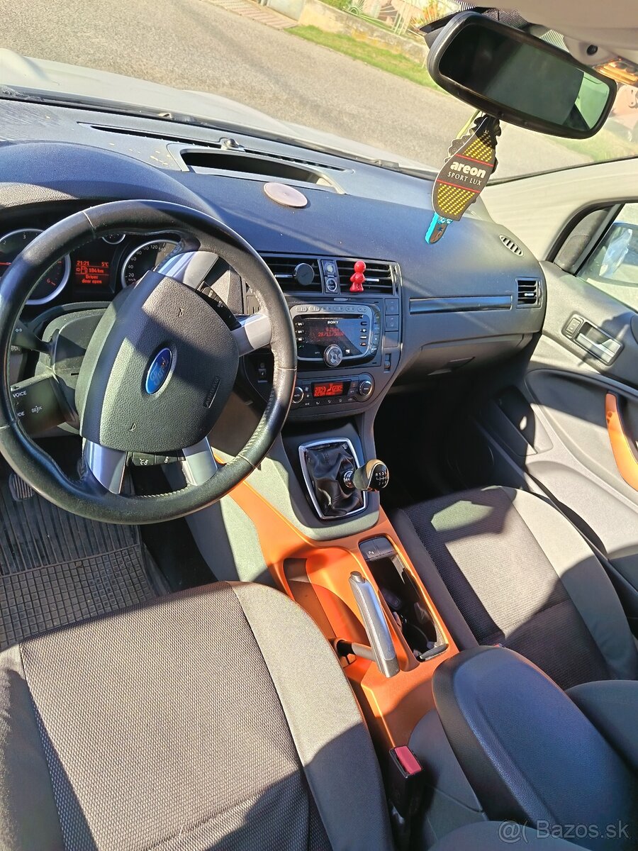 Ford Kuga - 4